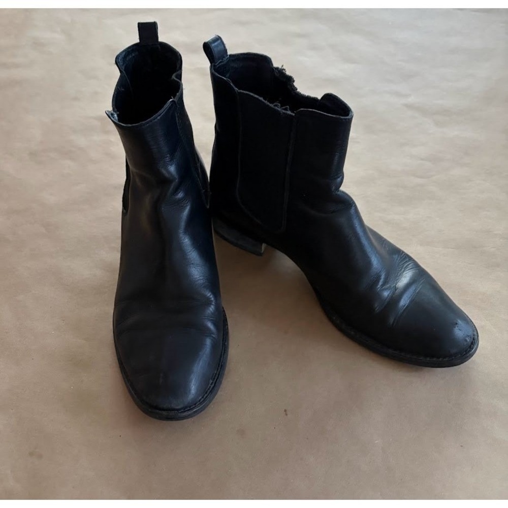 J.Crew Black Leather Chelsea Ankle Boots Booties Womens Size 7 Goth Grunge Moto